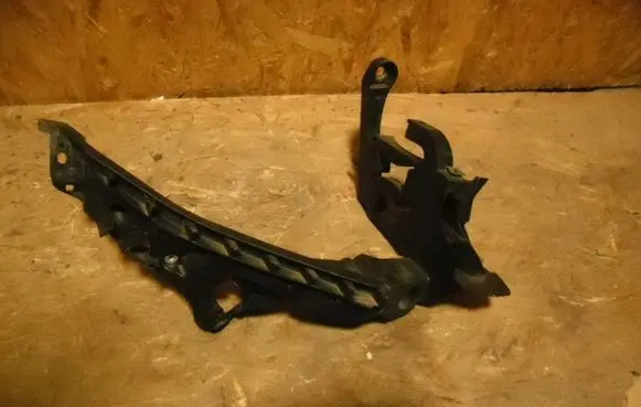 Audi A4 S4 B8 8K Headlight/headlamp mounting bracket 8K0805608D