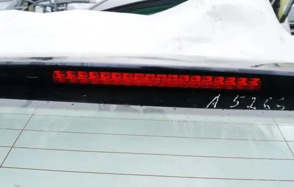Mercedes-Benz E W211 Third/center stoplight