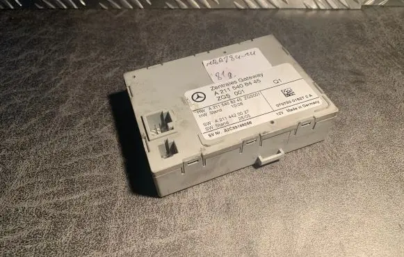 Mercedes-Benz CLS C219 Gateway control module A2115408445