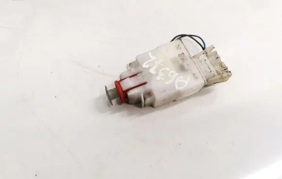 BMW 5 E39 Brake pedal sensor switch 110187198