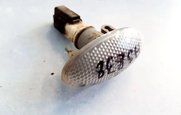 Peugeot 307 Front fender indicator light