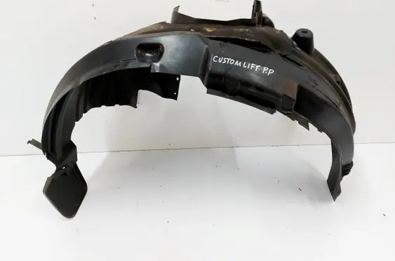 Front wheel arch liner splash guards