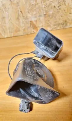 Renault Laguna II Horn signal E355306