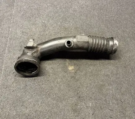 BMW 5 F10 F11 Intercooler hose/pipe 7609811 235576 7599042