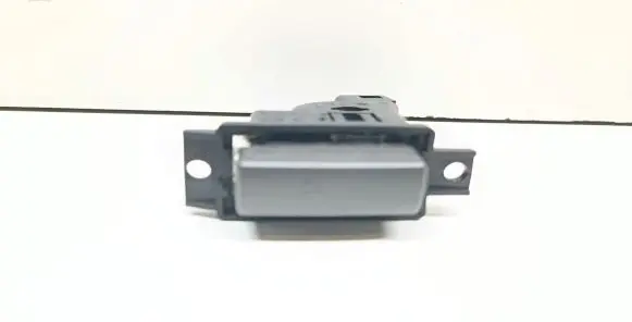 BMW 7 E65 E66 Glove box opening button 7148752 10862510GE