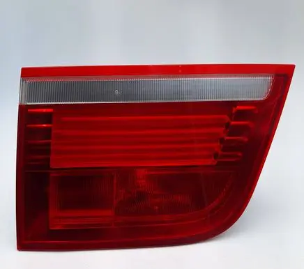 Tailgate rear/tail lights