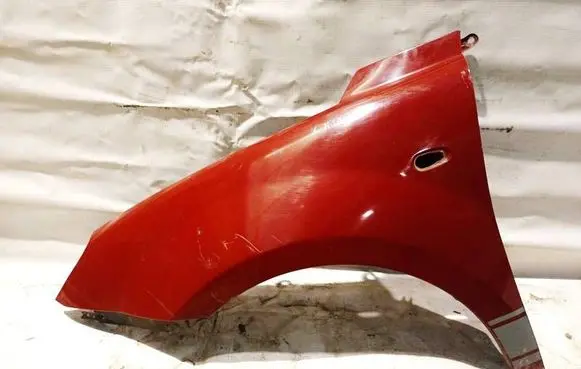 Alfa Romeo Mito Fender Raudona