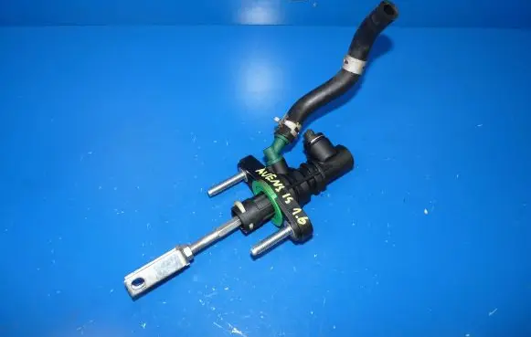 Toyota Avensis T270 Clutch master cylinder 3142002052 0512