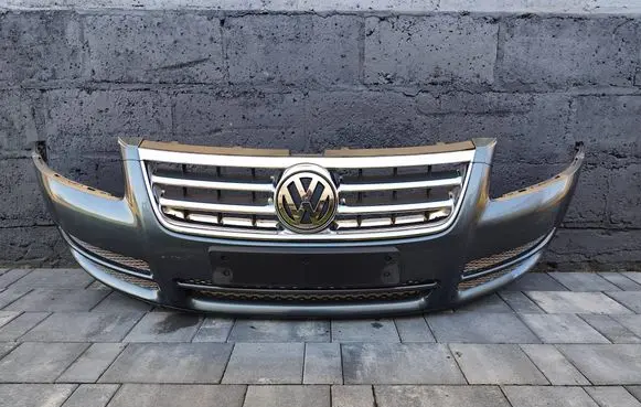 Volkswagen Touareg I Front bumper RGC9779