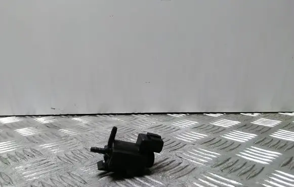 BMW 5 E60 E61 Vacuum valve 72234100 1742712