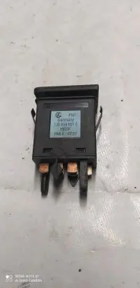 Volkswagen Golf IV Windscreen/window heater switch 1J0959621C