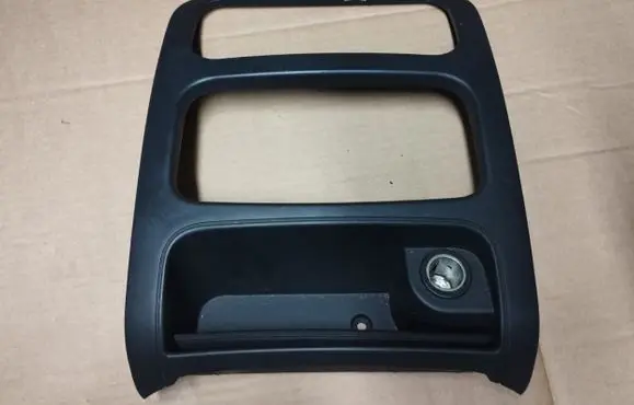 Jeep Cherokee III KJ Radio/GPS head unit trim 4462340