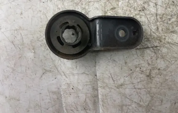 KIA Carens I Radiator mount bracket