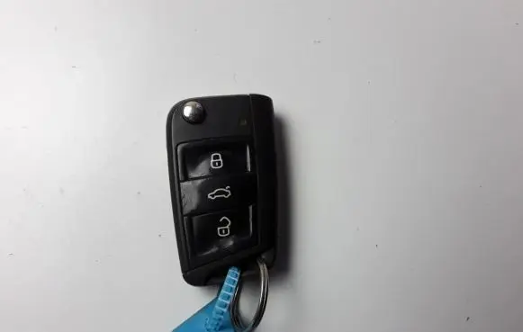 Volkswagen Golf VII Ignition key/card 