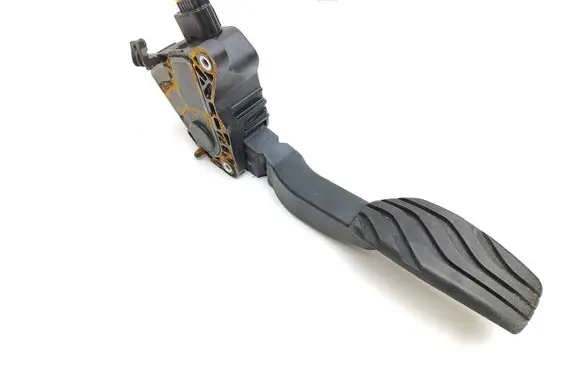 Nissan Qashqai J12 Accelerator throttle pedal 180026UA3B 11122B 00311