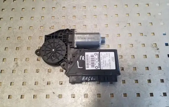 Audi A2 Front door window regulator motor 8Z2959801A 0130821764