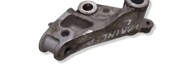 Honda Accord Engine mounting bracket 