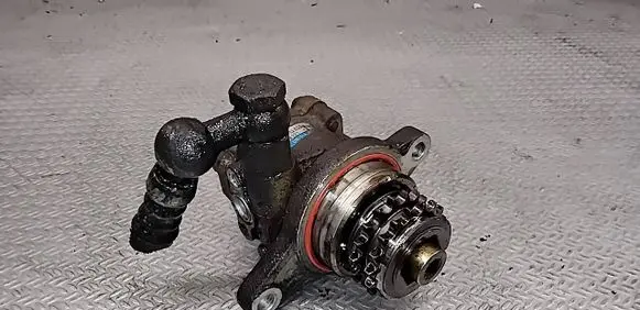Nissan Almera Tino Power steering pump 5M321
