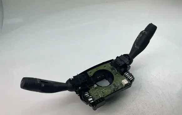 Volvo S90, V90 Indicator stalk 31674102 31674103