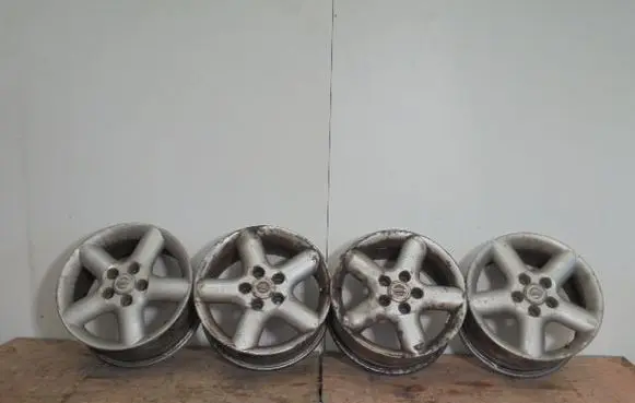 Nissan X-Trail T30 R12 alloy rim 8H300