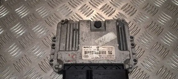KIA Ceed Engine control unit/module 391112A977 0281002499