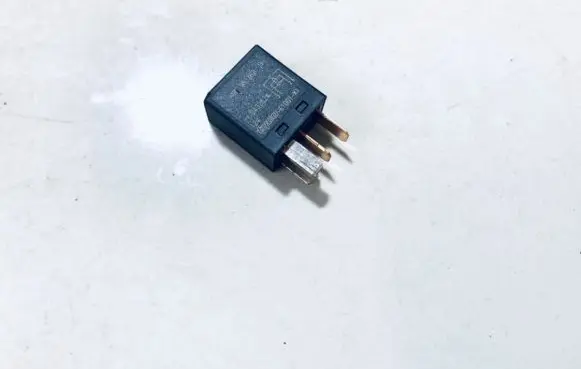 Mitsubishi Colt Other relay mb953382 043262a