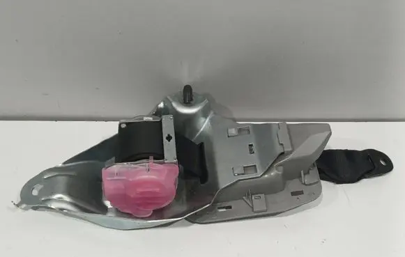 Toyota RAV 4 (XA40) Rear seatbelt C085407