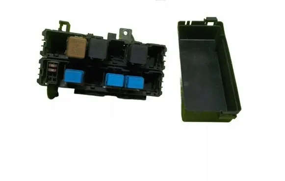 Nissan Navara D40 Fuse box set 63564005 13AB101