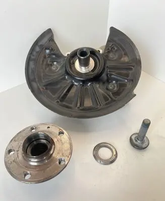 Volkswagen Tiguan Rear wheel hub 3Q0615612B