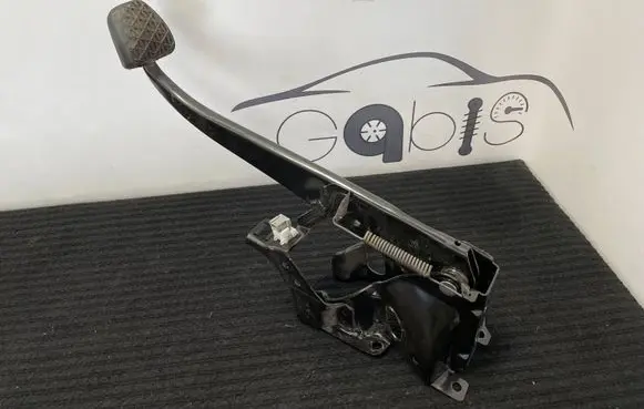 Mercedes-Benz Vito Viano W447 Brake pedal A2012920082