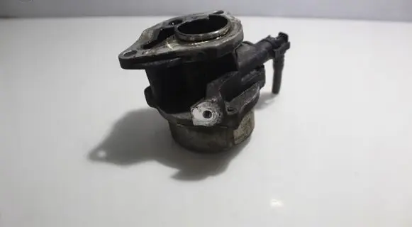 Renault Megane II Vacuum pump 7.00673.03.00