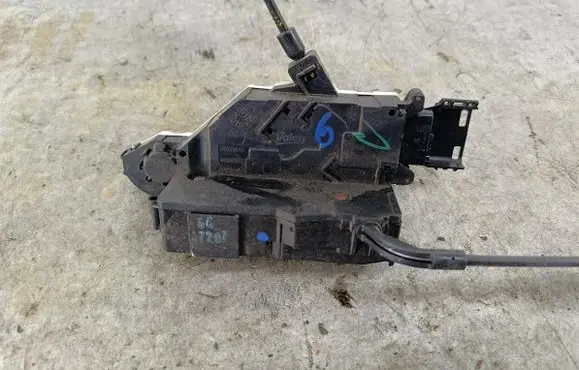 Peugeot 207 CC Front door lock