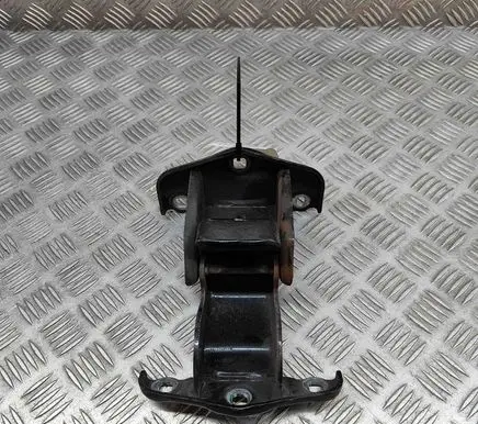 Opel Vivaro Rear door upper hinge 904006707R