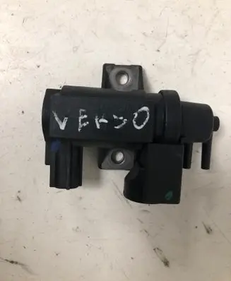 Toyota Verso Turbo solenoid valve 258100R011