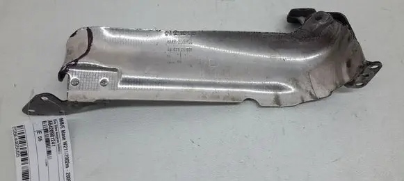 Mercedes-Benz E W211 Air filter cleaner box bracket assembly A6420901241