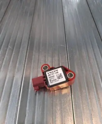 Volvo V50 Airbag deployment crash/impact sensor 30737138 8840A6