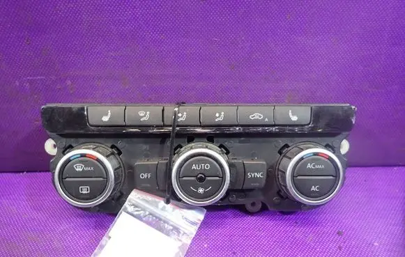 Volkswagen PASSAT CC Climate control unit 3AA907044J