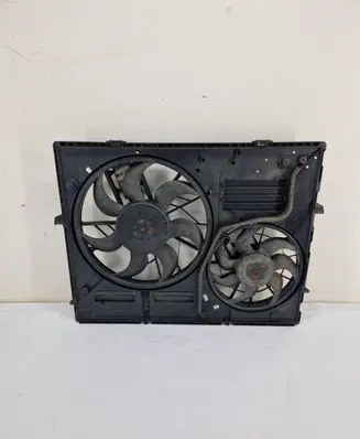 Volkswagen Touareg I Radiator cooling fan shroud 0130303292