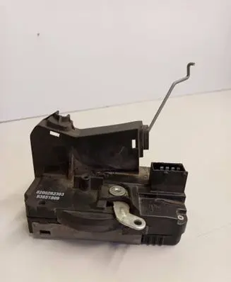 Opel Vivaro Loading door lock 8200282303 93851809