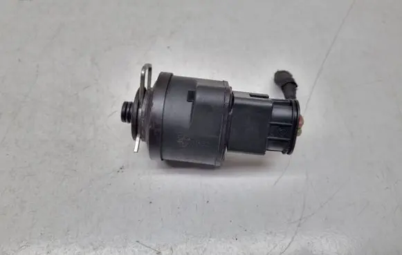 BMW 5 E60 E61 Fuel filter heater 7806684 13327806684