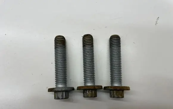 Volkswagen PASSAT B6 Nuts/bolts 