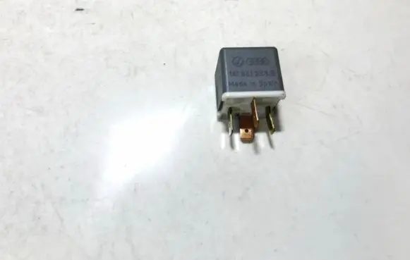 Volkswagen Golf III Other relay 141951253