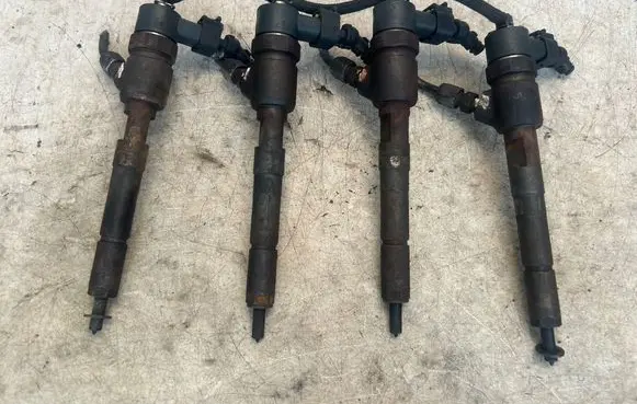 Opel Astra J Fuel injectors set 0445110183