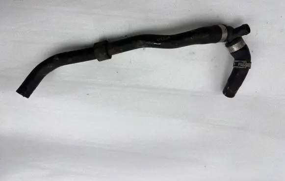 Volvo XC90 Engine coolant pipe/hose 32222657