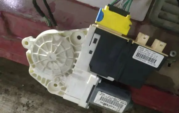 Citroen C8 Front door window regulator motor 1400758880