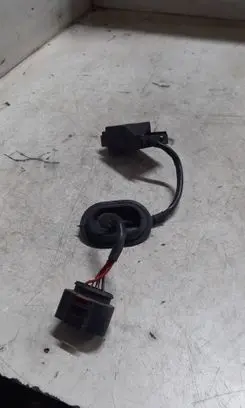 Skoda Superb B6 (3T) Fuel pump relay 1K0906093G