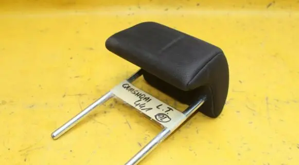 Nissan Qashqai Rear seat headrest 