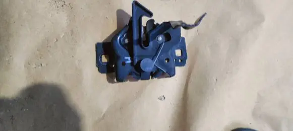 Ford Mustang V Engine bonnet/hood lock/catch AR3A16700