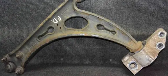 Volkswagen Golf V Front lower control arm/wishbone 1K0407153G