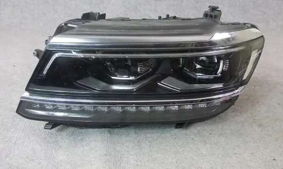 Volkswagen Tiguan Headlight/headlamp 5NB941081A